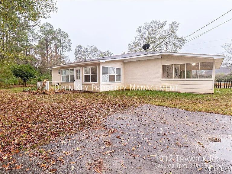 Beautiful 3BR/2BA home for rent in Dothan, AL. Sits of a spacious half-acre lot with den, fireplace, and sunroom. property image