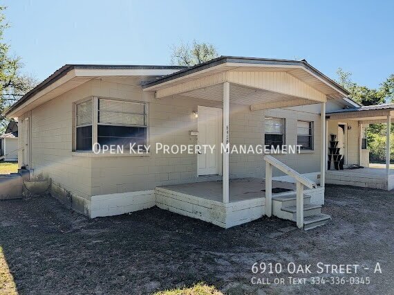 Charming 2-bedroom, 1-bath duplex in Grand Ridge, FL. that offers a spacious living room and kitchen with plenty of space for entertaining. Don't miss out on this duplex - schedule a showing today! property image