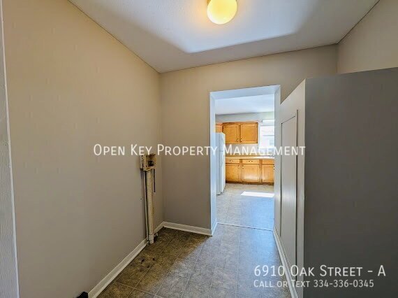 Charming 2-bedroom, 1-bath duplex in Grand Ridge, FL. that offers a spacious living room and kitchen with plenty of space for entertaining. Don't miss out on this duplex - schedule a showing today! property image