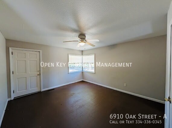 Charming 2-bedroom, 1-bath duplex in Grand Ridge, FL. that offers a spacious living room and kitchen with plenty of space for entertaining. Don't miss out on this duplex - schedule a showing today! property image